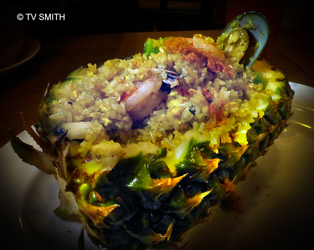 Waiter, There’s A Beauty Queen Mussel In My Pineapple
